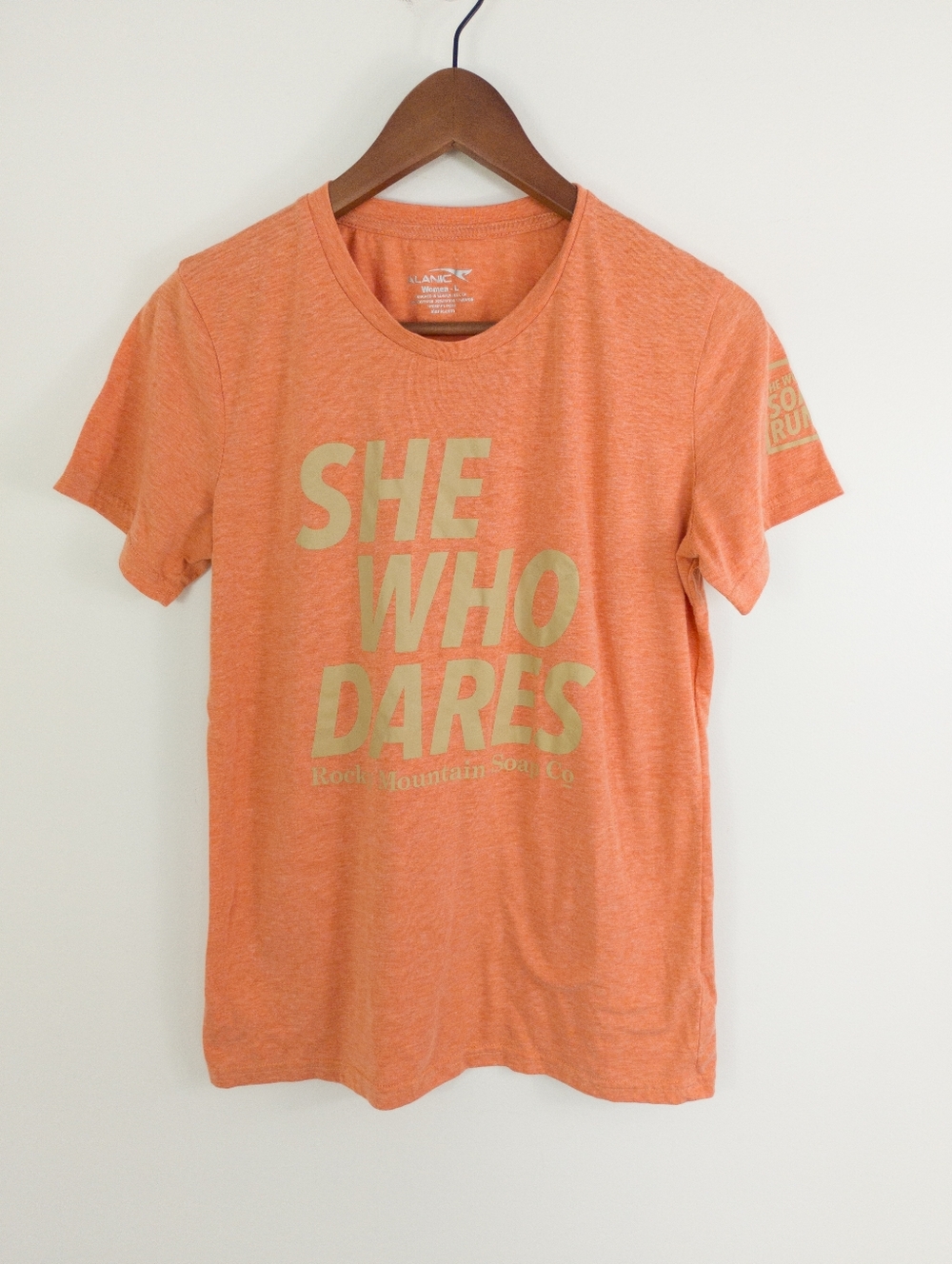 Alanic She Who Dares Graphic Tee Size Large